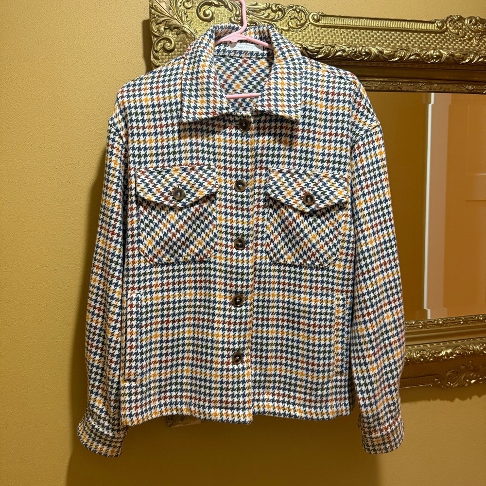 Six/fifty cute and stylish crop jacket, EUC.